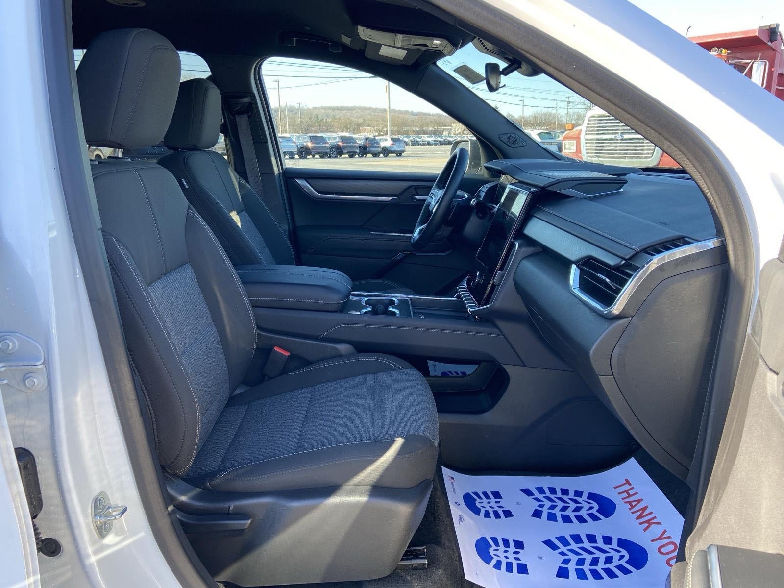 2025 GMC Acadia AWD Elevation