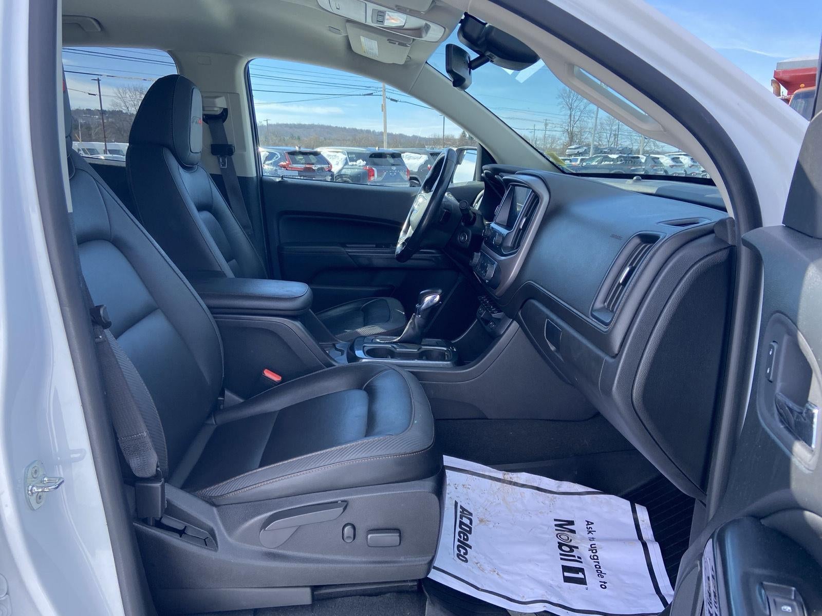 2022 GMC Canyon 4WD AT4 w/Leather