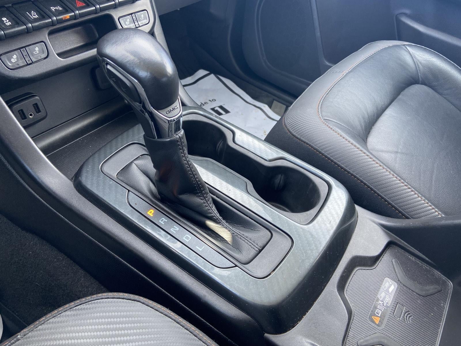 2022 GMC Canyon 4WD AT4 w/Leather