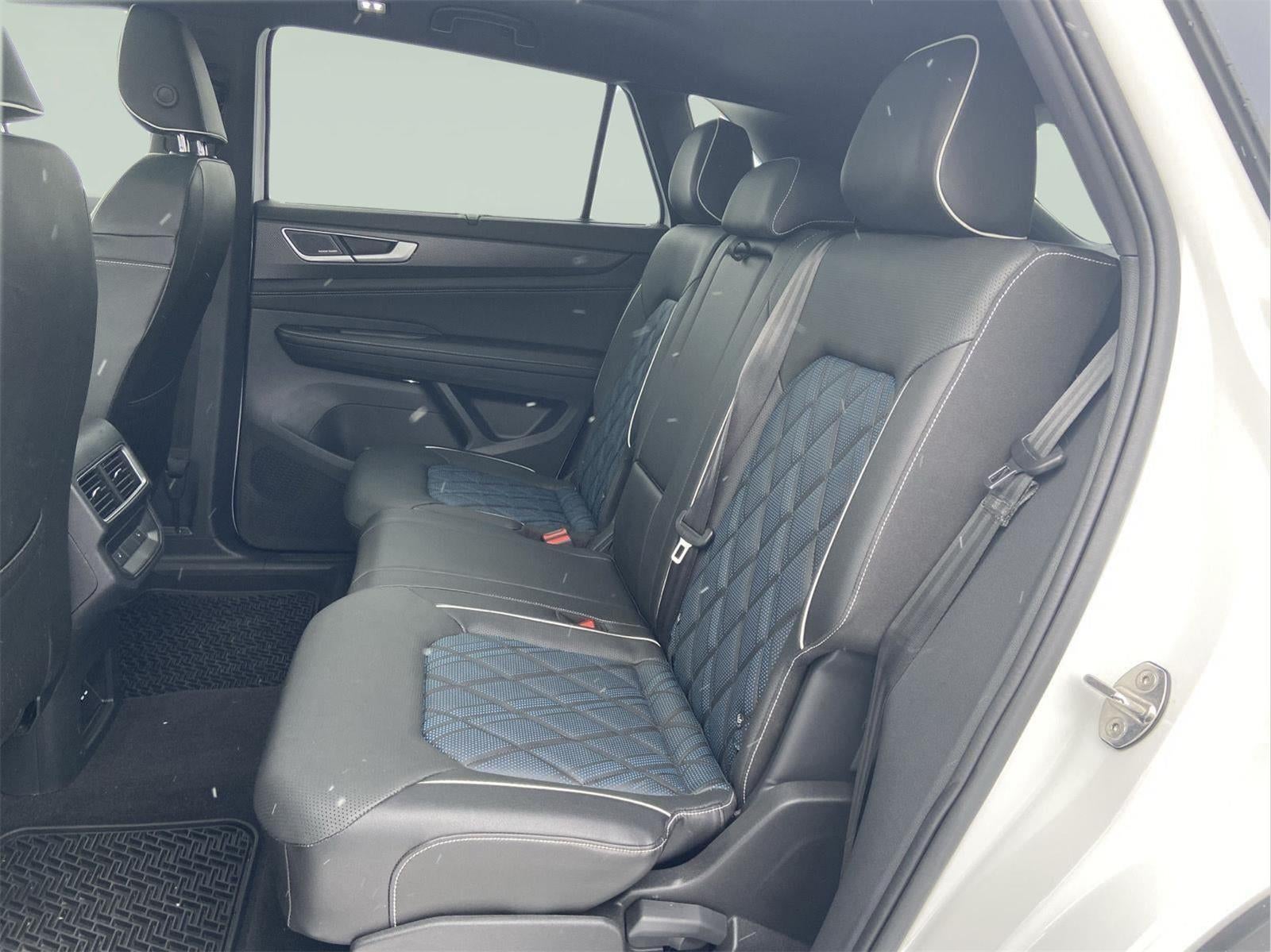 2024 Volkswagen Atlas Cross Sport 2.0T SEL Premium R-Line