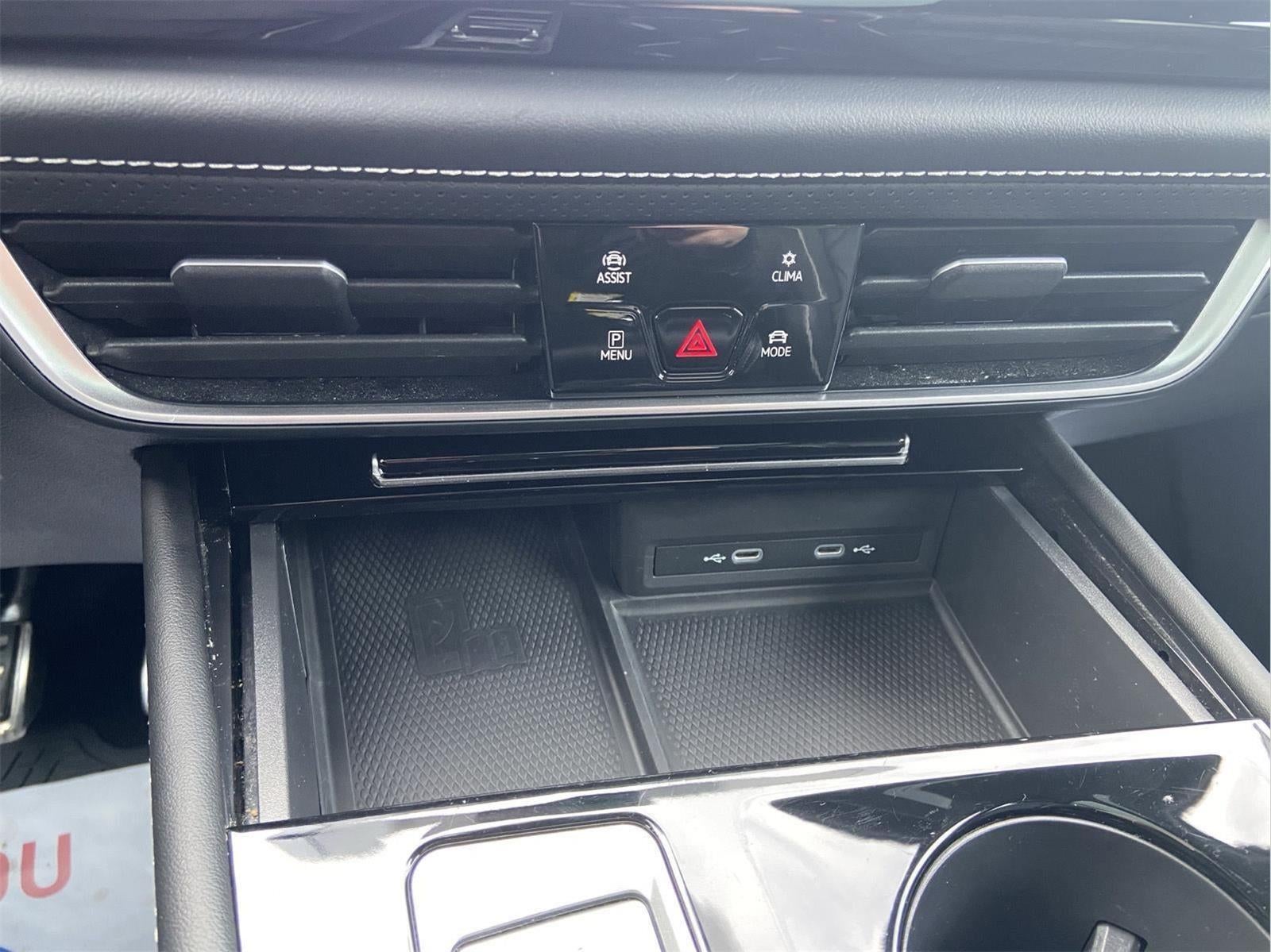 2024 Volkswagen Atlas Cross Sport 2.0T SEL Premium R-Line