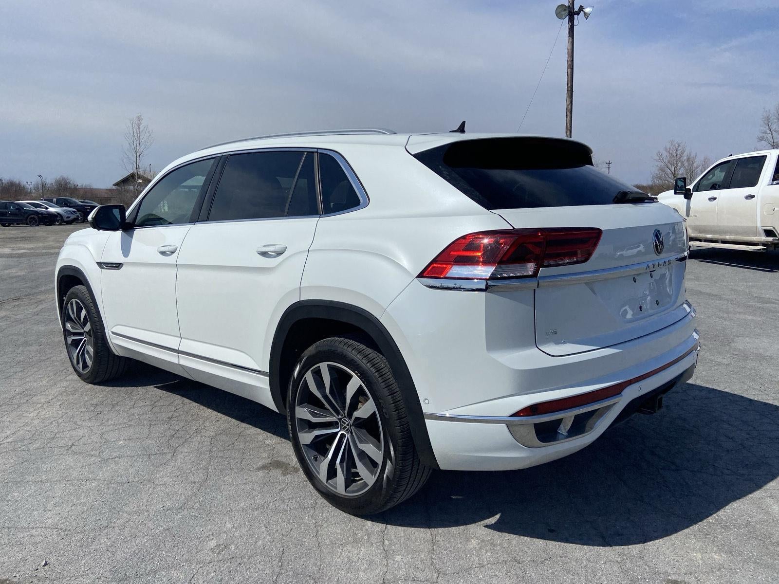 2022 Volkswagen Atlas Cross Sport 3.6L V6 SEL Premium R-Line