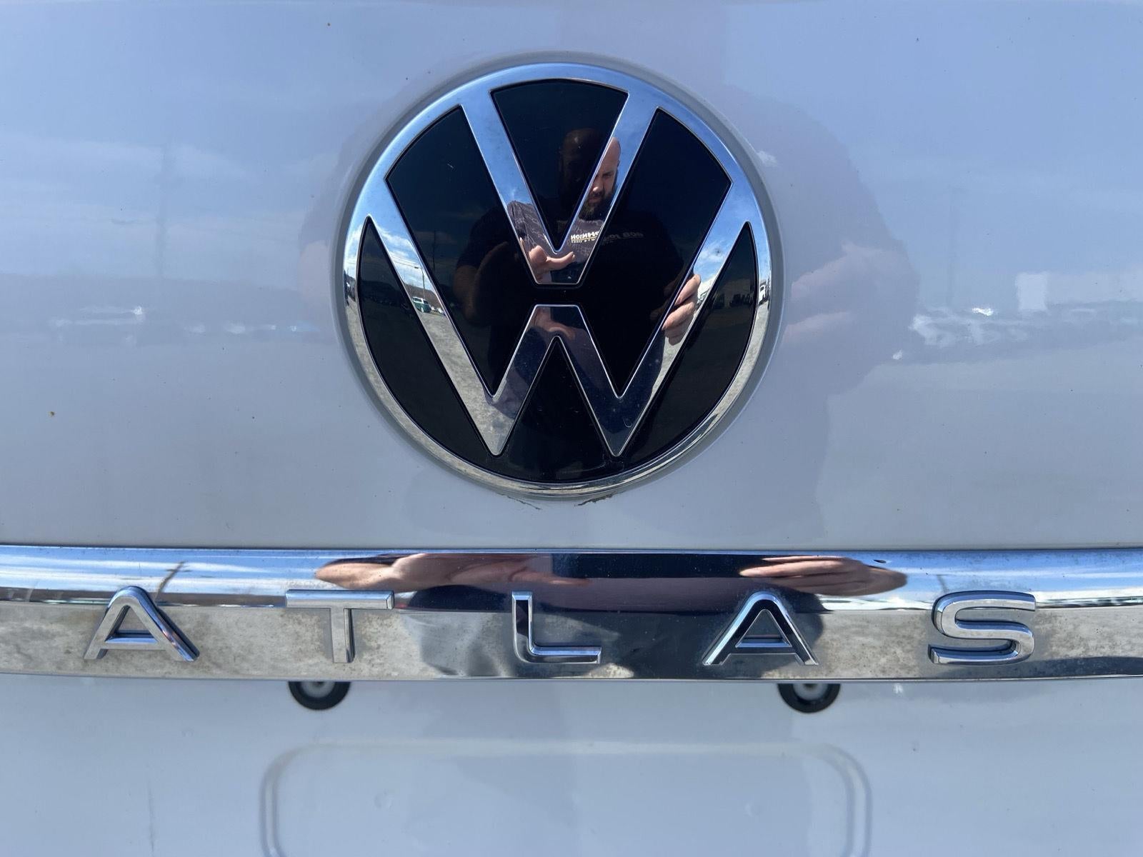 2022 Volkswagen Atlas Cross Sport 3.6L V6 SEL Premium R-Line