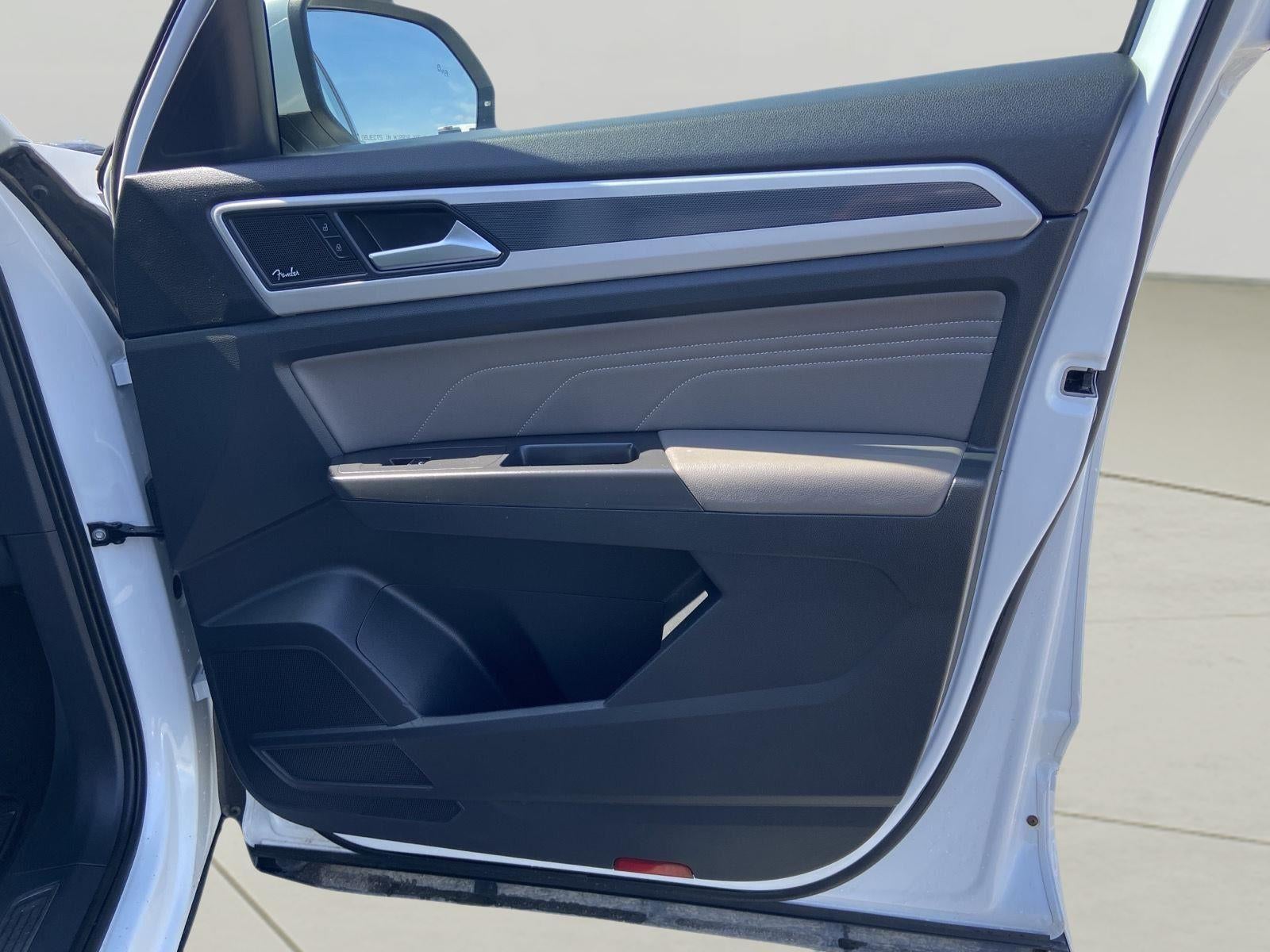 2022 Volkswagen Atlas Cross Sport 3.6L V6 SEL Premium R-Line