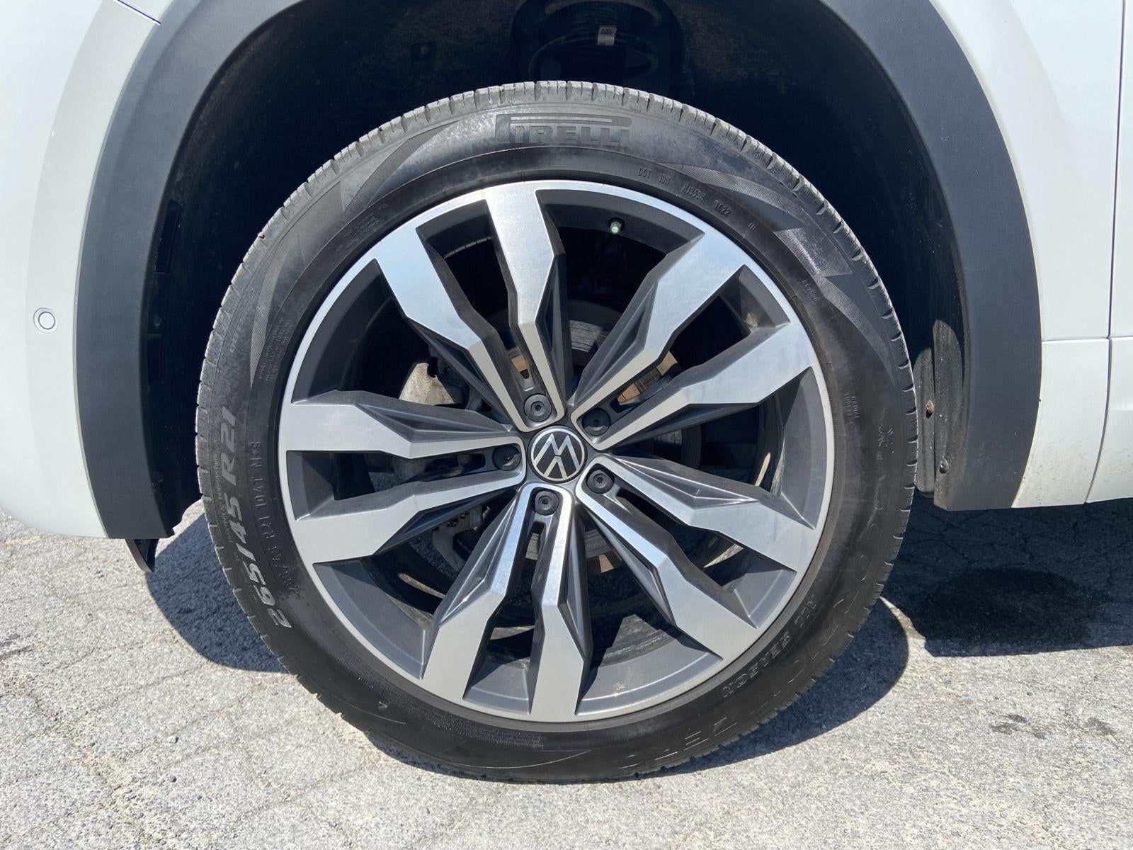 2022 Volkswagen Atlas Cross Sport 3.6L V6 SEL Premium R-Line