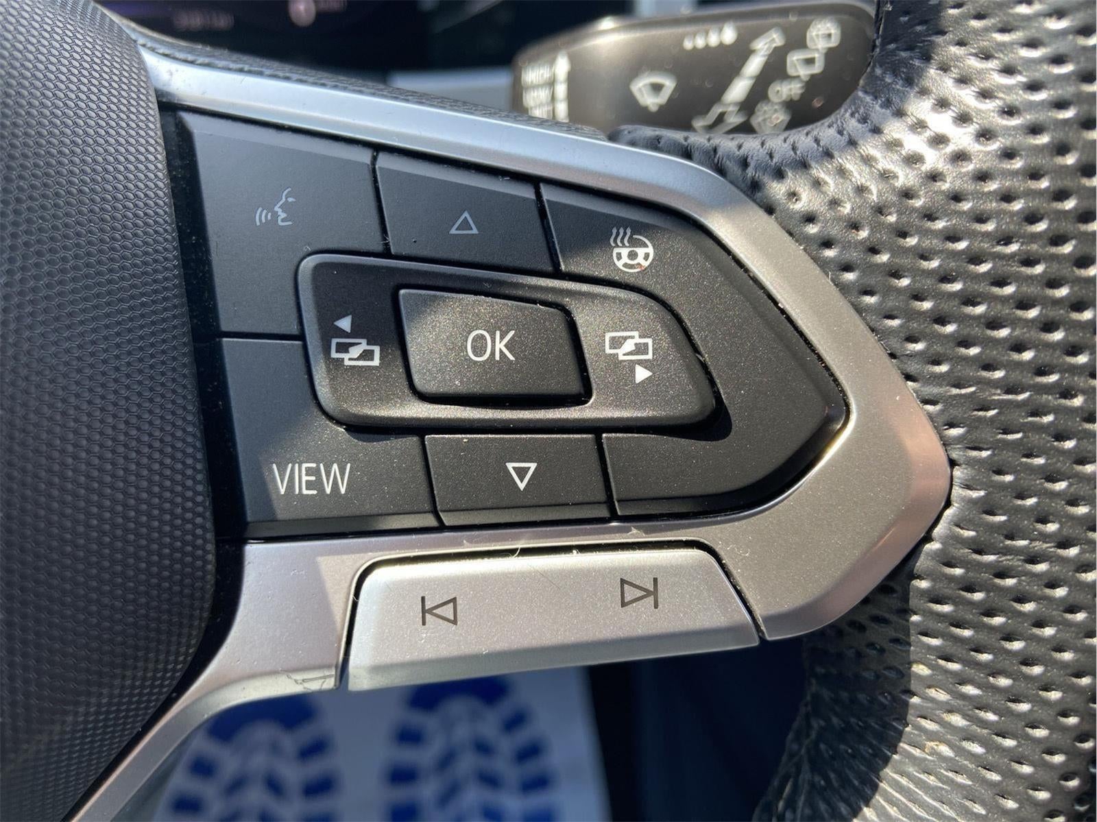 2022 Volkswagen Atlas Cross Sport 3.6L V6 SEL Premium R-Line