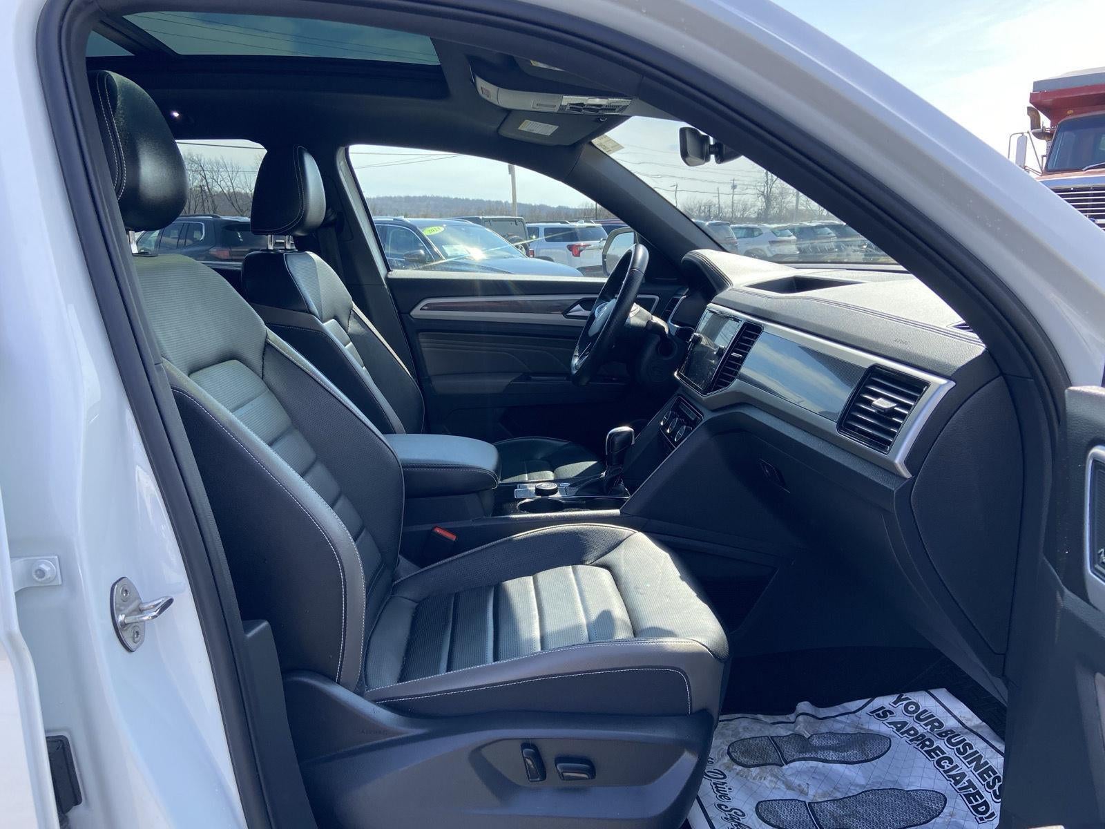 2022 Volkswagen Atlas Cross Sport 3.6L V6 SEL Premium R-Line