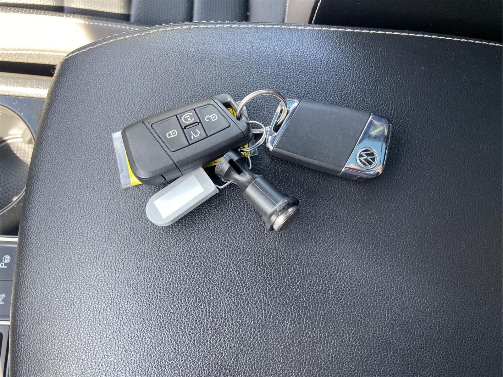 2022 Volkswagen Atlas Cross Sport 3.6L V6 SEL Premium R-Line