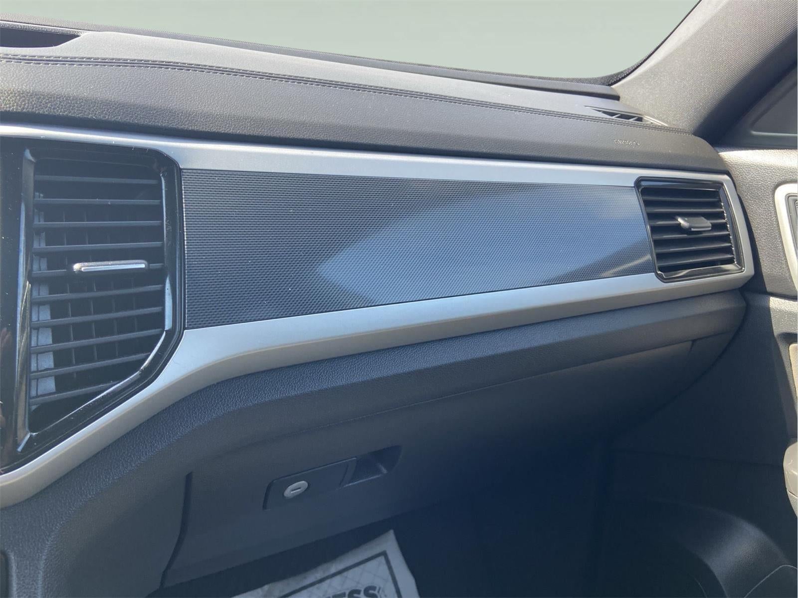 2022 Volkswagen Atlas Cross Sport 3.6L V6 SEL Premium R-Line