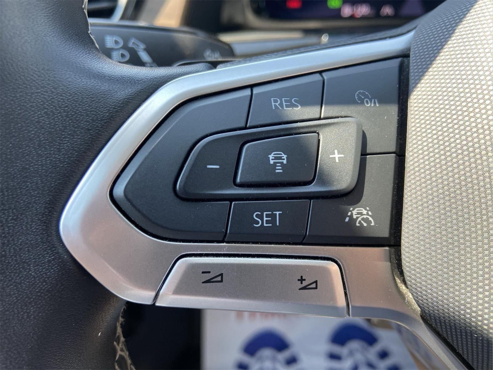 2025 Volkswagen Atlas 2.0T SE