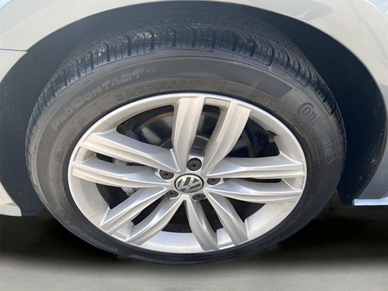 2018 Volkswagen Passat 2.0T SEL Premium