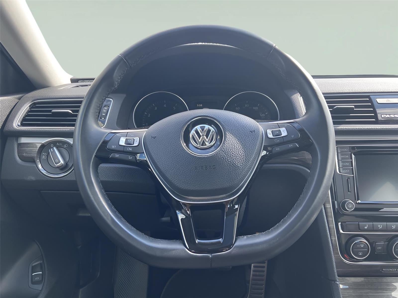 2018 Volkswagen Passat 2.0T SEL Premium