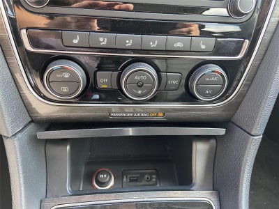2018 Volkswagen Passat 2.0T SEL Premium