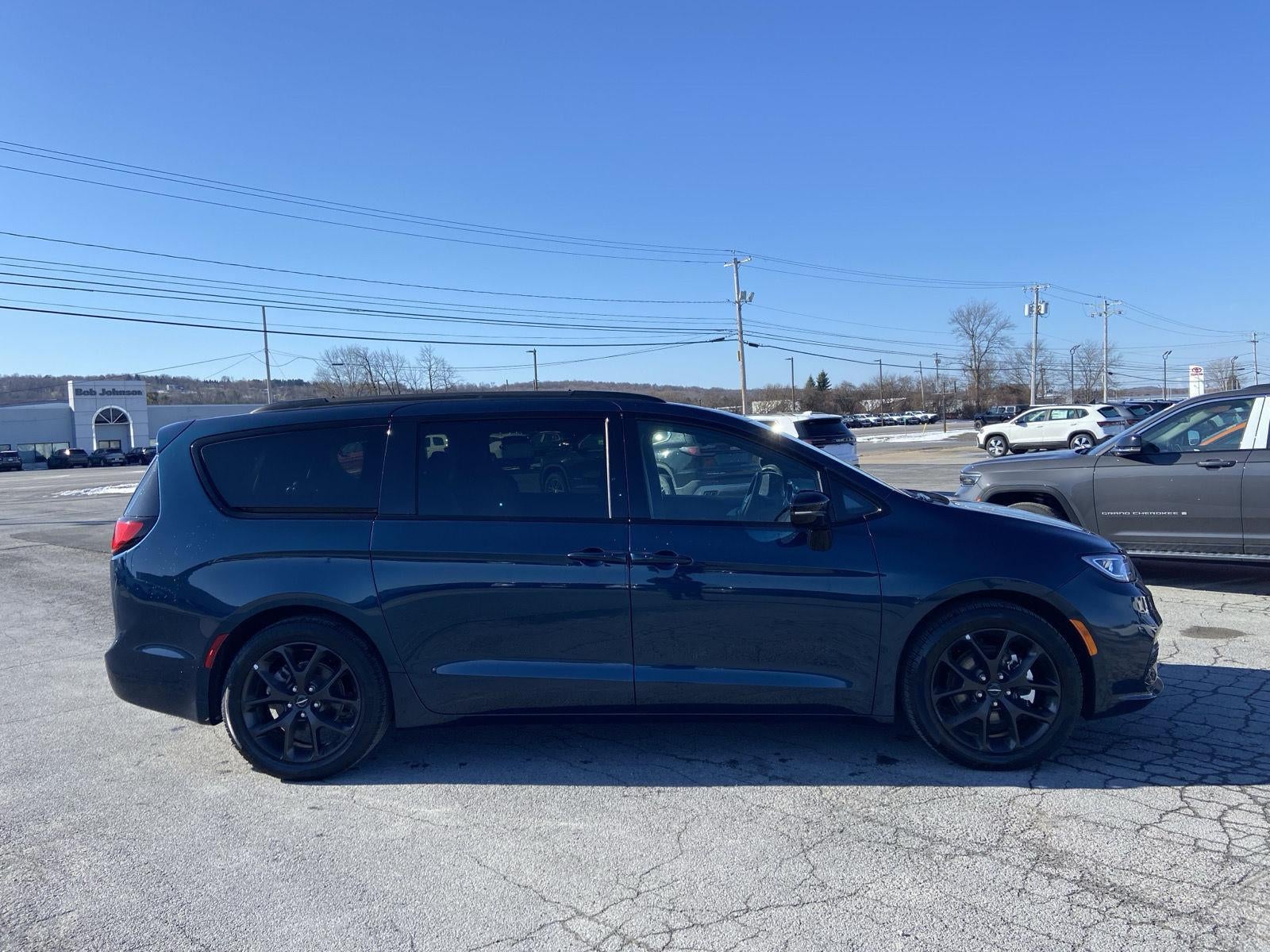 2025 Chrysler Pacifica Limited