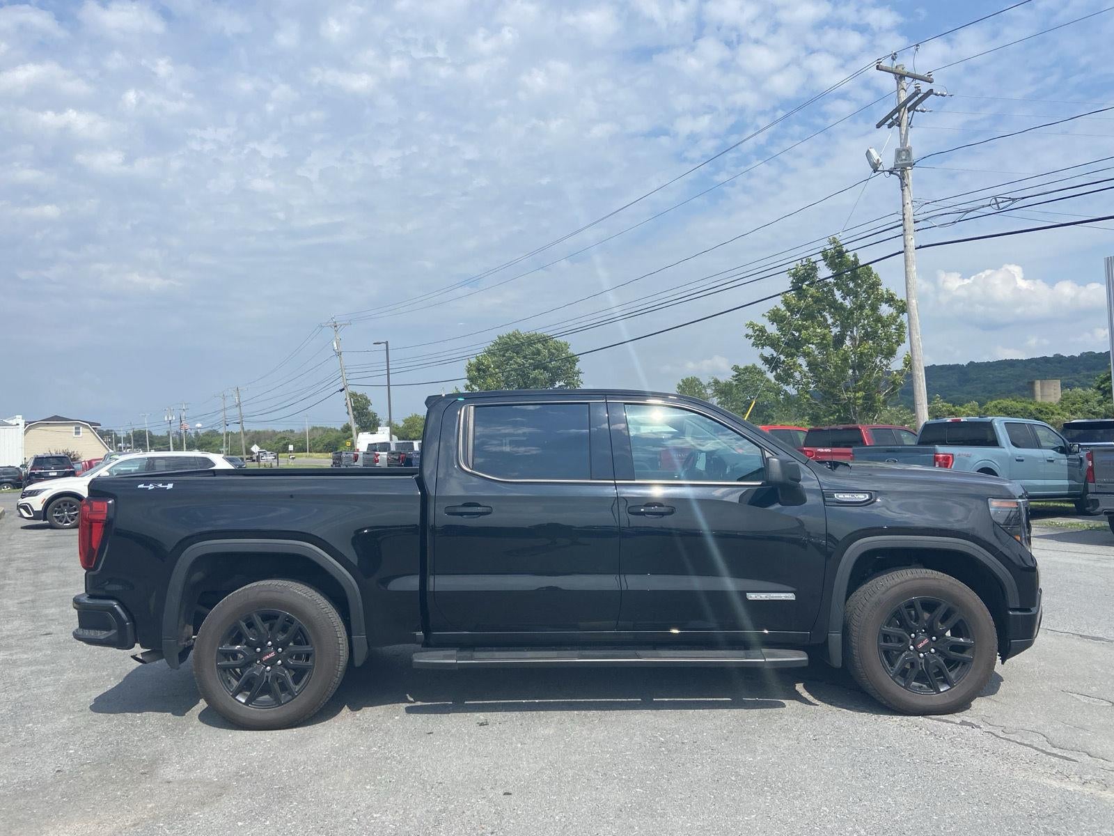 2025 GMC Sierra 1500 Elevation