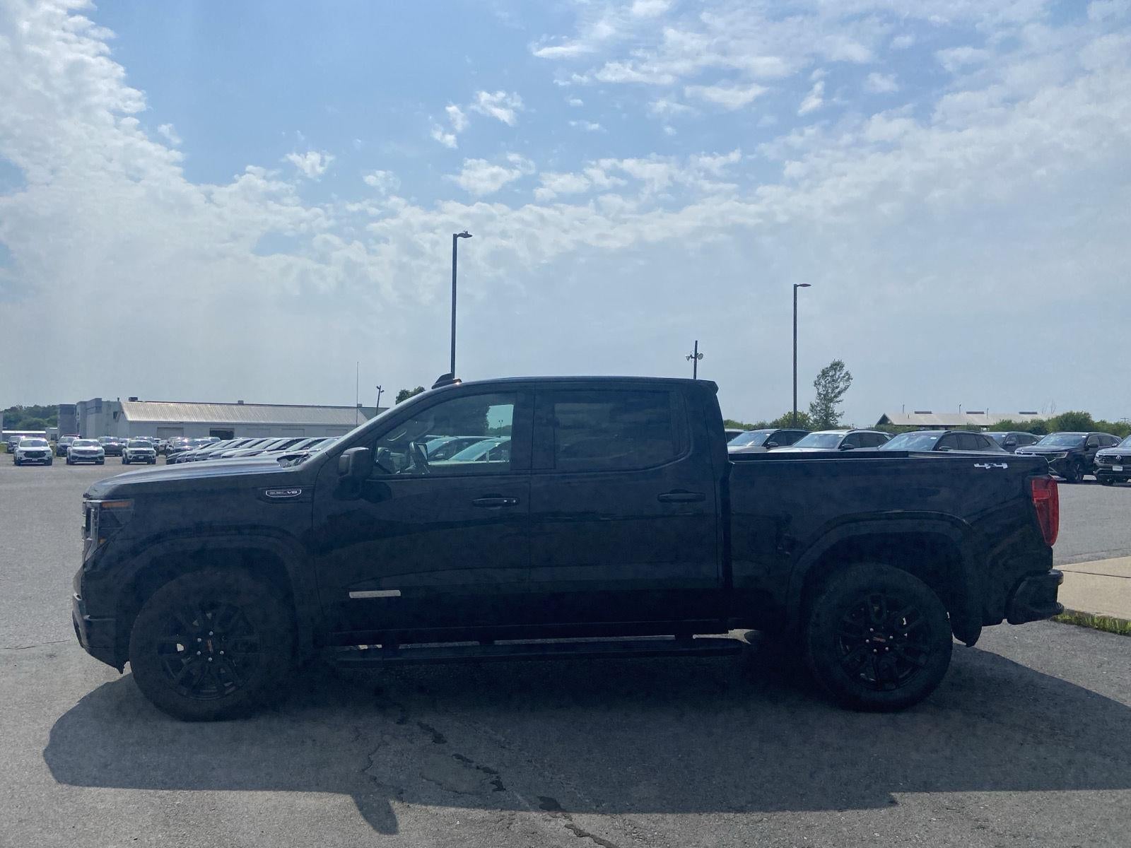 2025 GMC Sierra 1500 Elevation