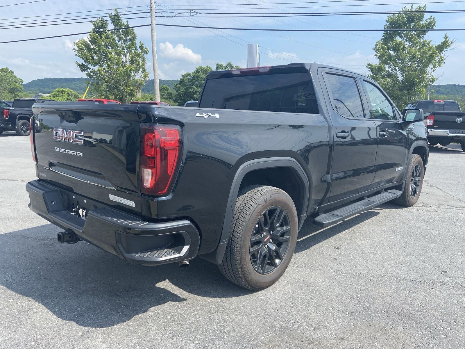 2025 GMC Sierra 1500 Elevation