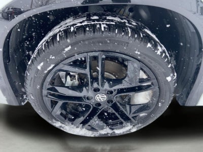 2025 Volkswagen Tiguan SE R-Line Black