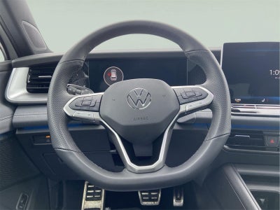 2025 Volkswagen Tiguan SE R-Line Black