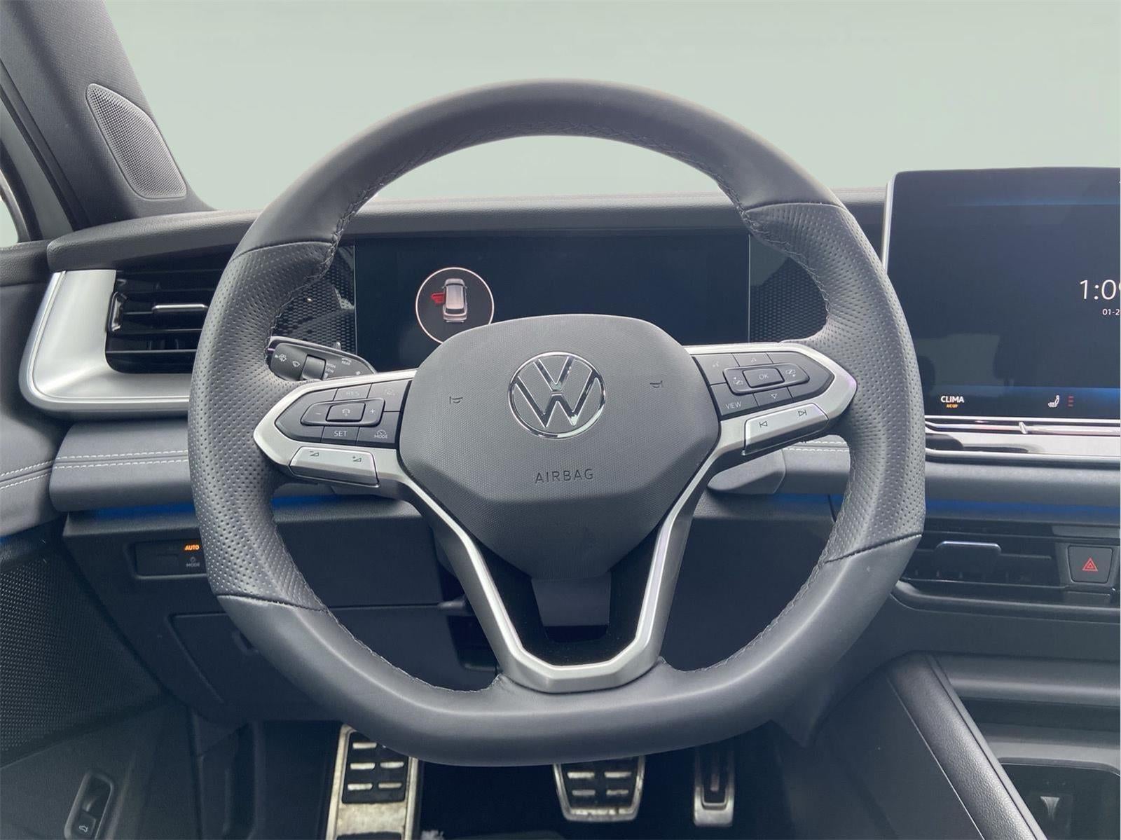 2025 Volkswagen Tiguan SE R-Line Black