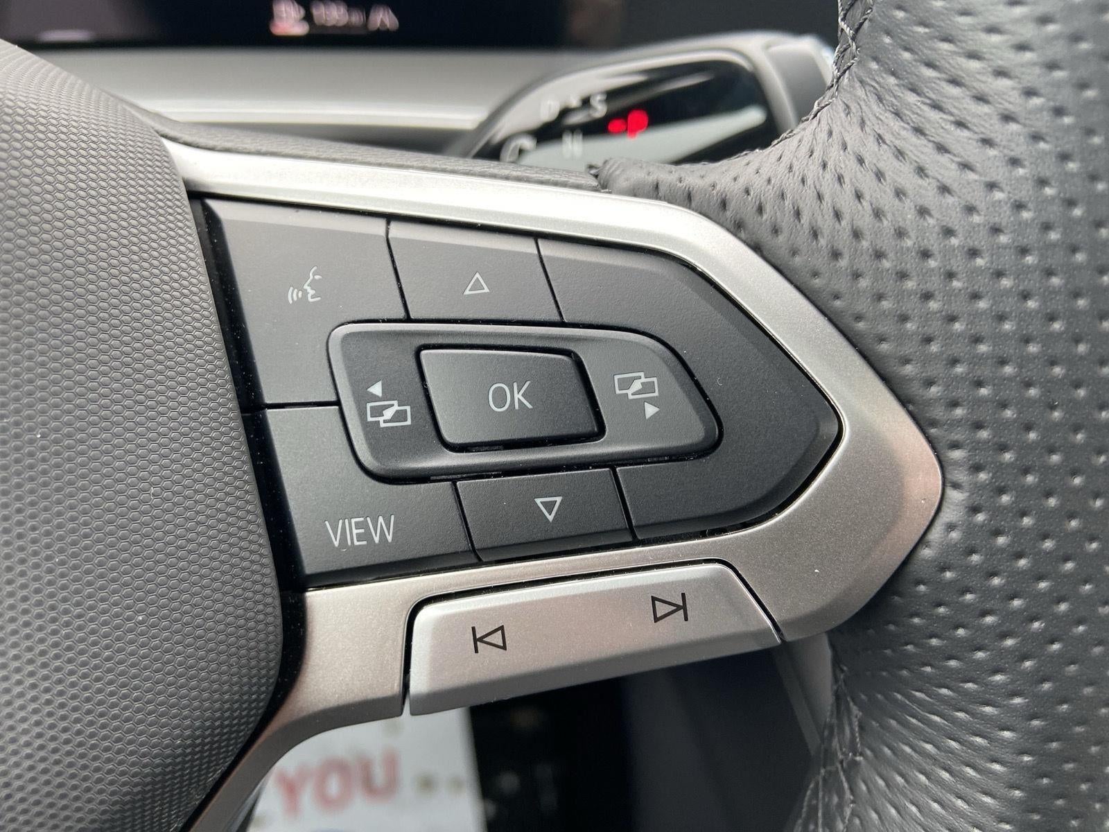 2025 Volkswagen Tiguan SE R-Line Black