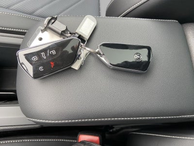 2025 Volkswagen Tiguan SE R-Line Black