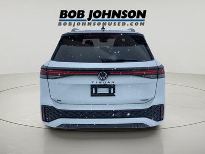 2025 Volkswagen Tiguan SE R-Line Black