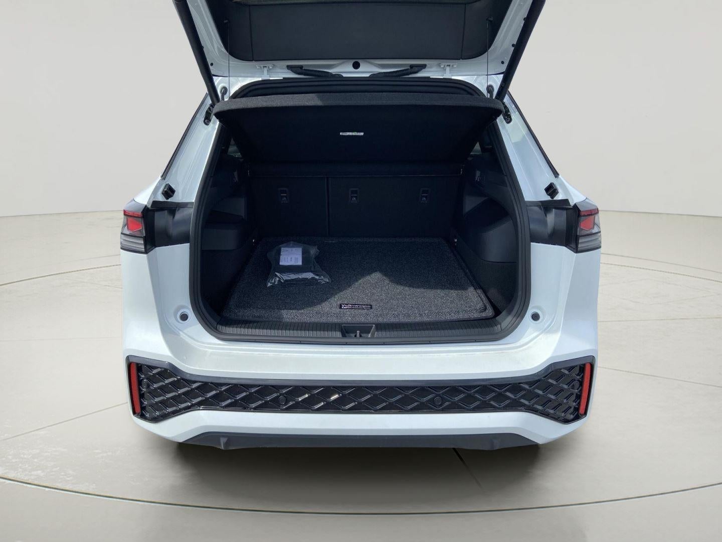 2026 Volkswagen Tiguan SEL R-Line Turbo