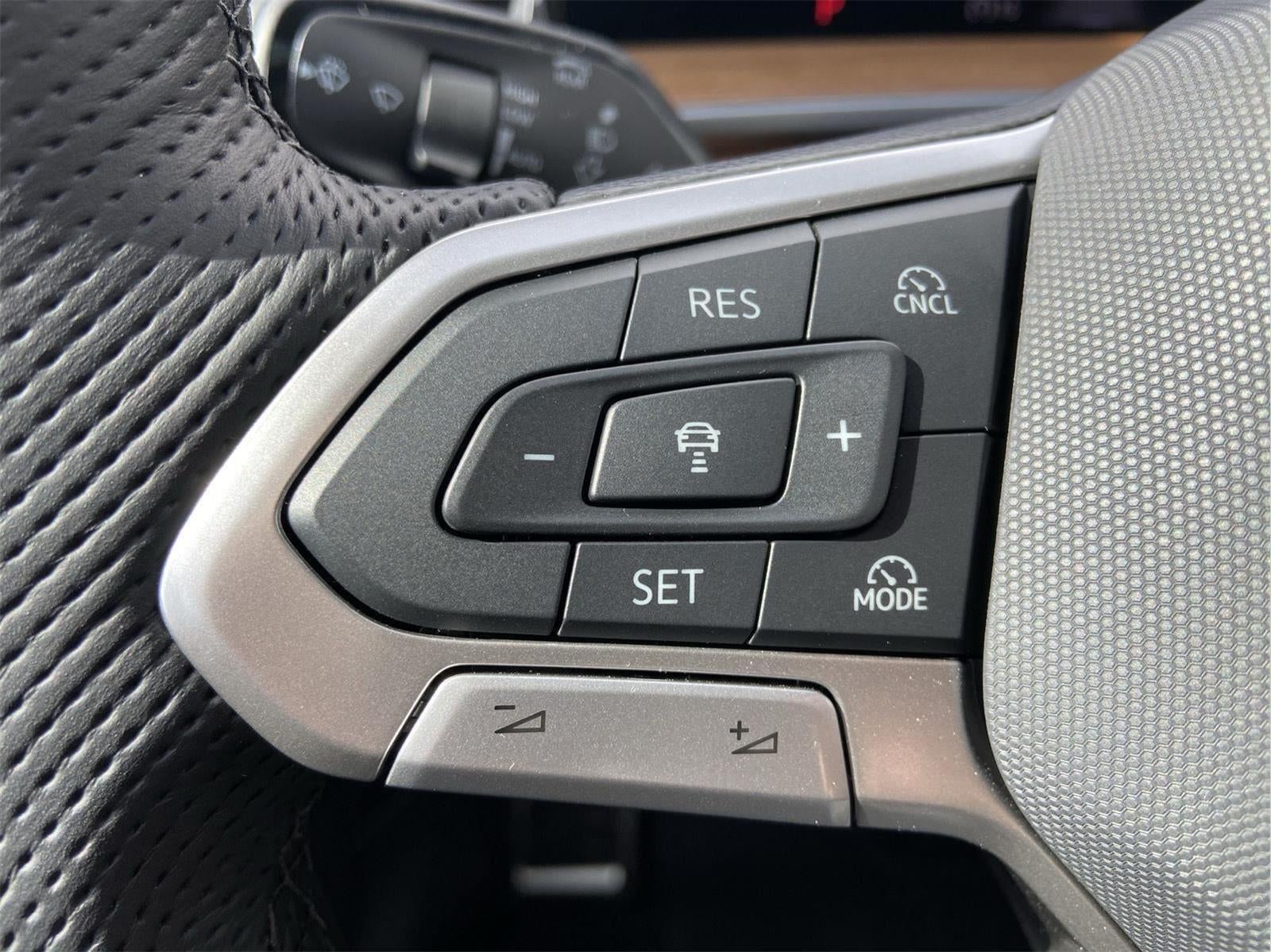 2026 Volkswagen Tiguan SEL R-Line Turbo