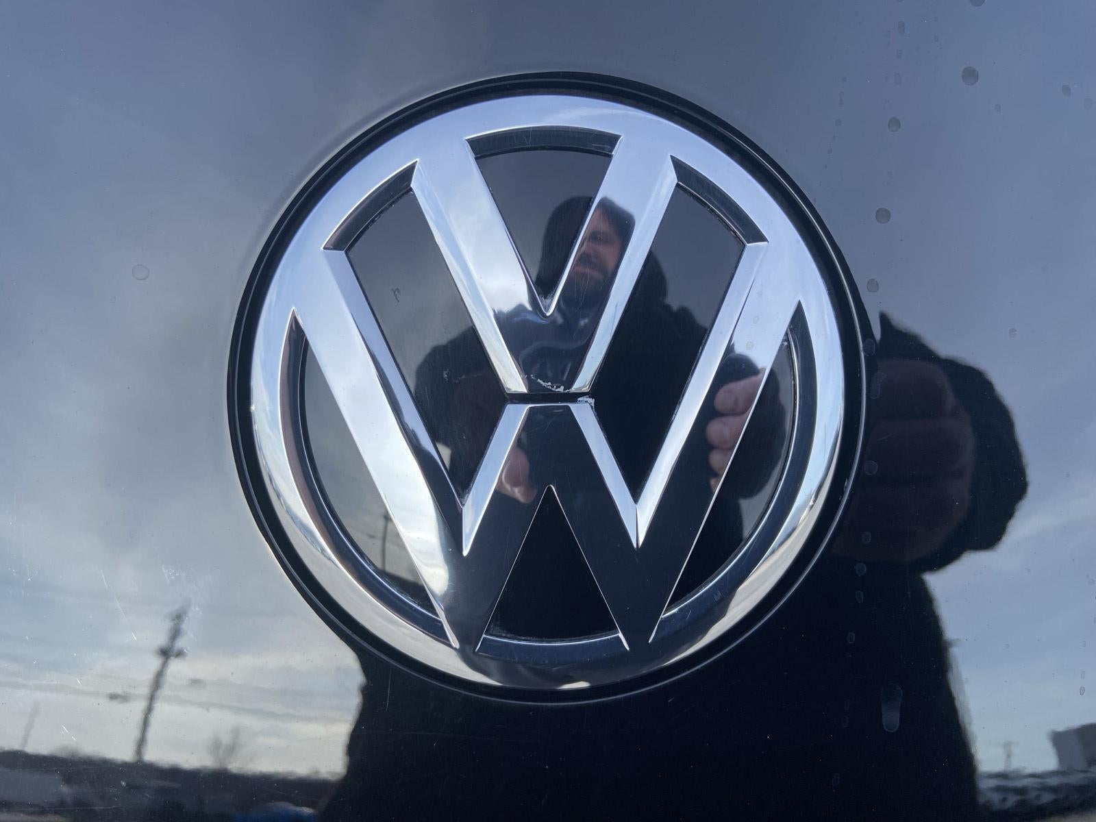 2013 Volkswagen Beetle 2.5L w/Sun