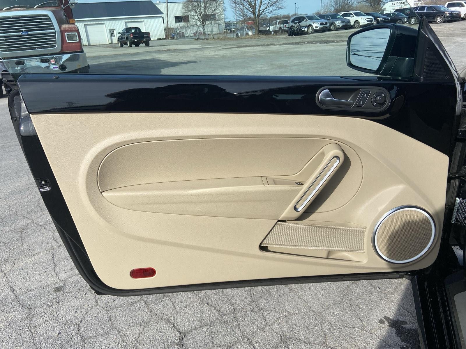 2013 Volkswagen Beetle 2.5L w/Sun