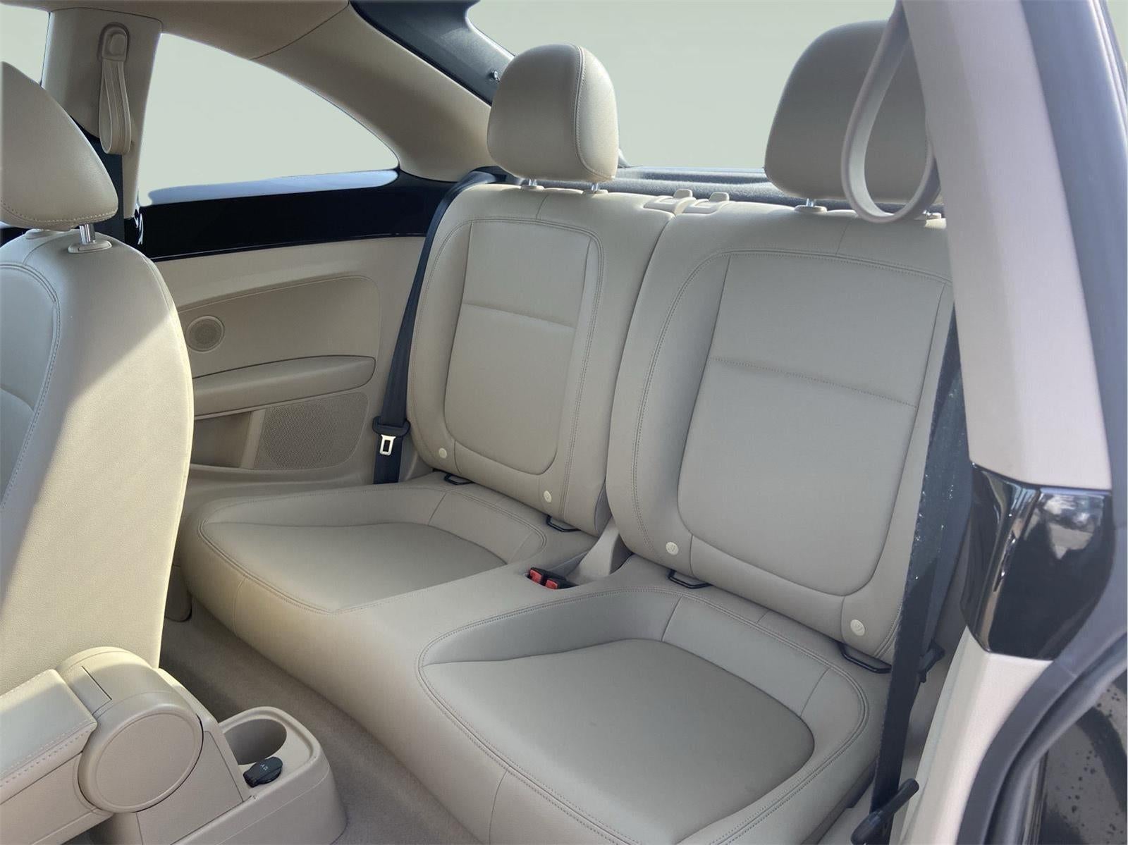 2013 Volkswagen Beetle 2.5L w/Sun