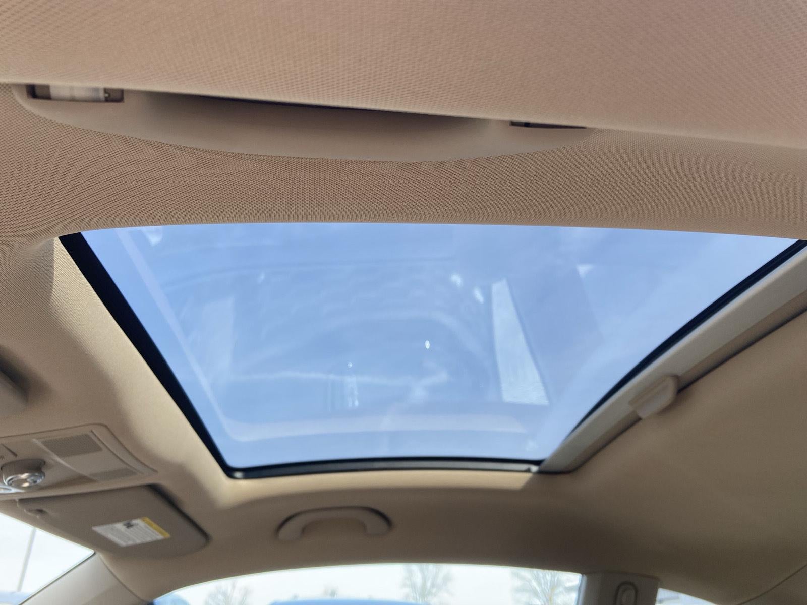 2013 Volkswagen Beetle 2.5L w/Sun