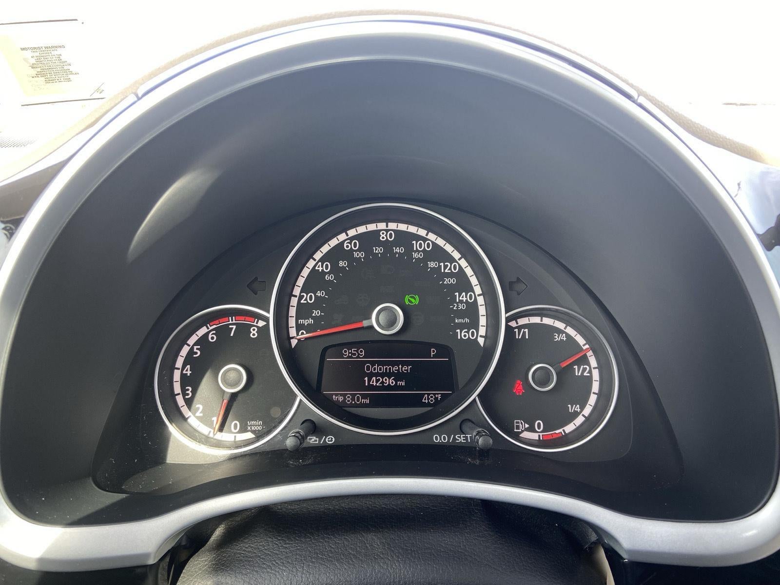 2013 Volkswagen Beetle 2.5L w/Sun