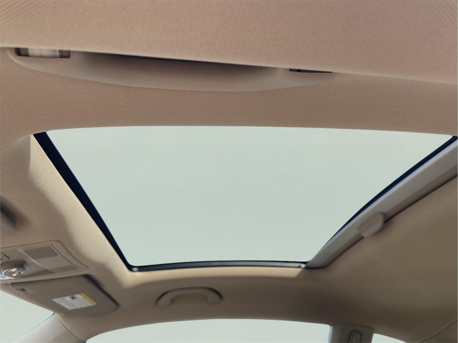 2013 Volkswagen Beetle 2.5L w/Sun