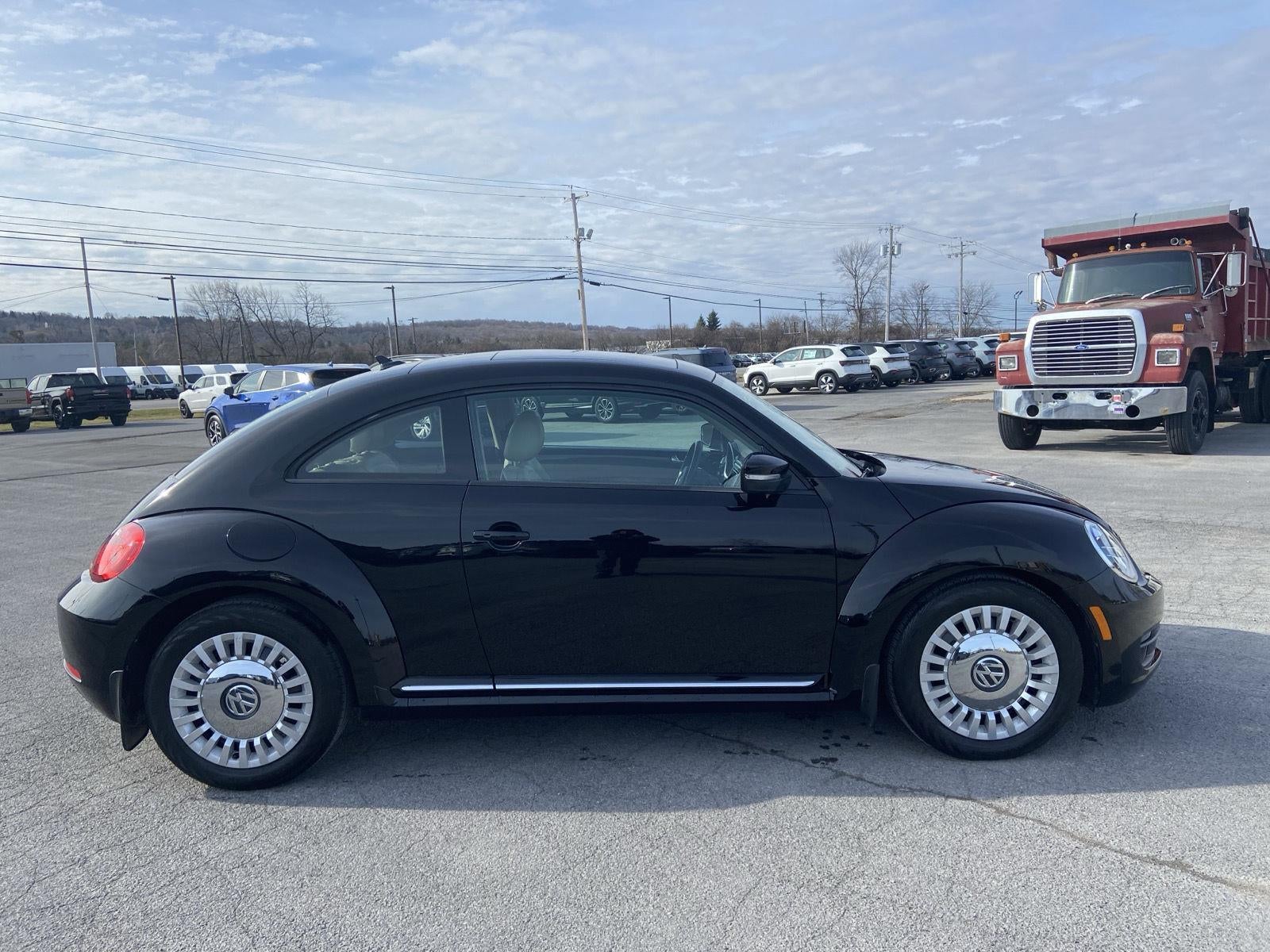 2013 Volkswagen Beetle 2.5L w/Sun