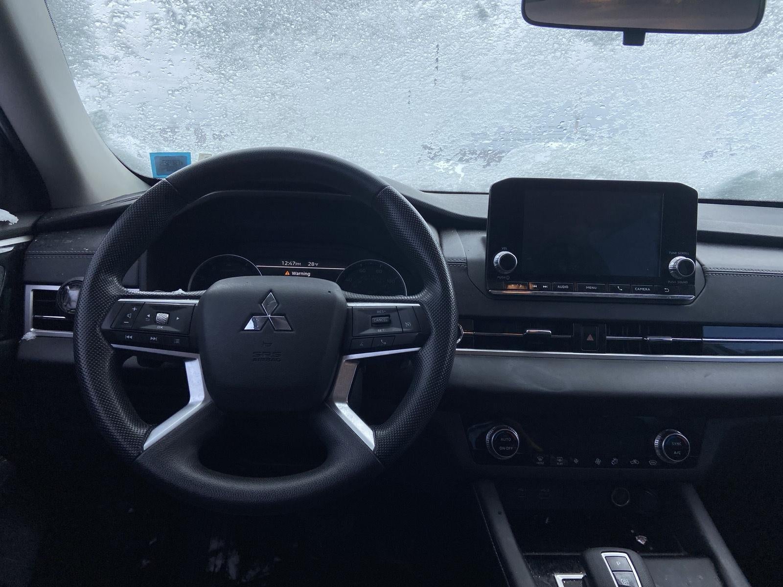 2022 Mitsubishi Outlander ES