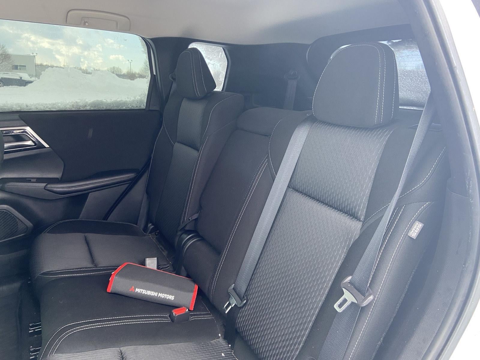 2022 Mitsubishi Outlander ES