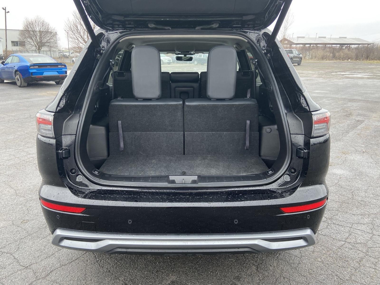 2025 Mitsubishi Outlander SE