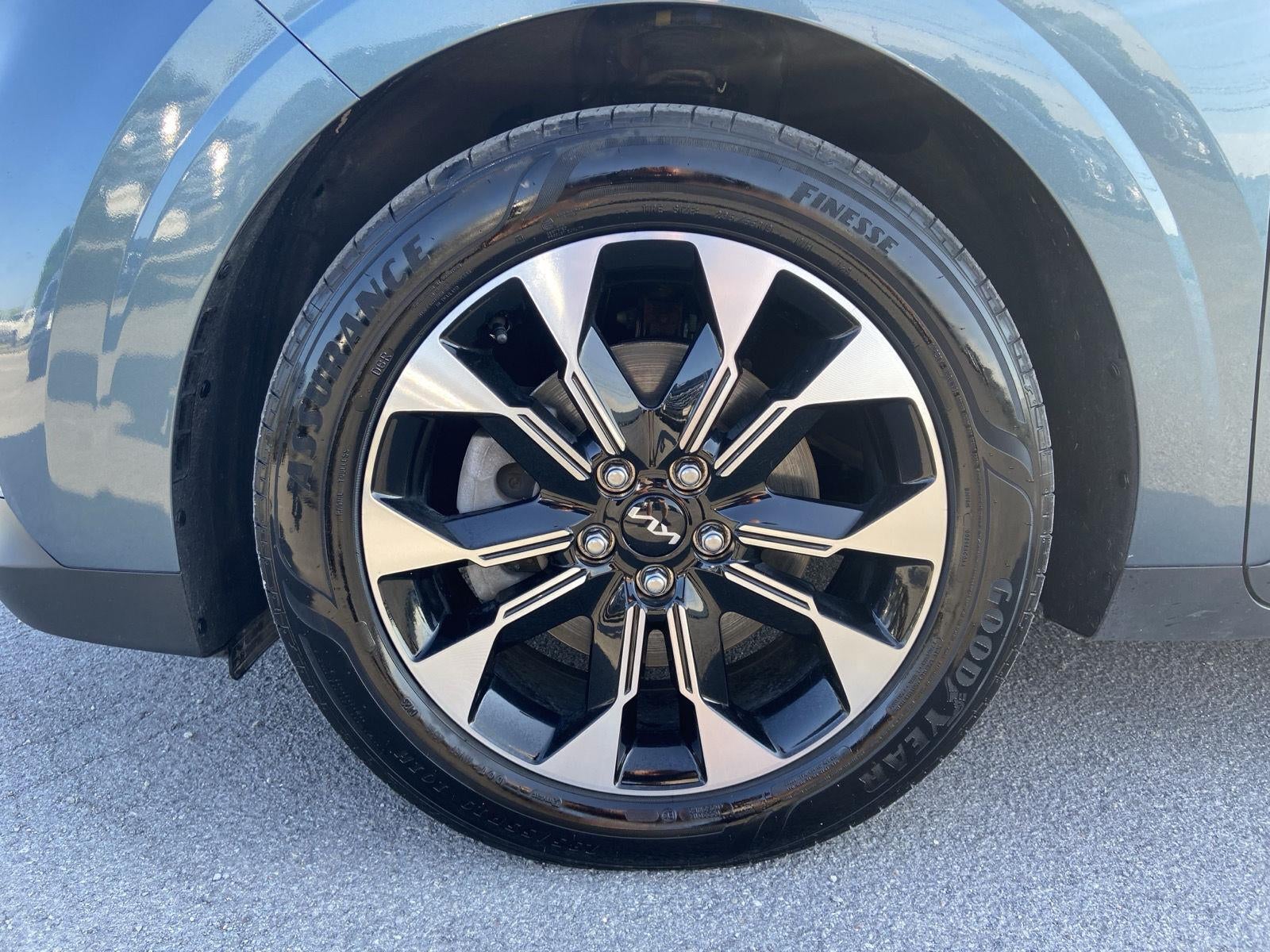 2023 Kia Carnival EX