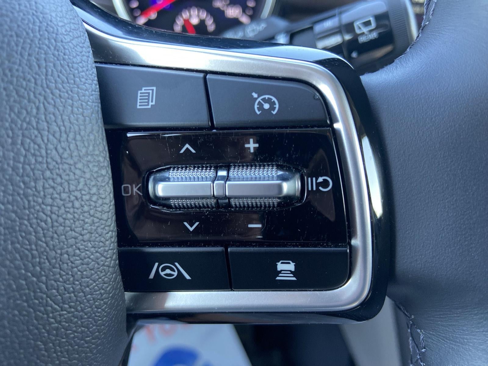 2023 Kia Carnival EX