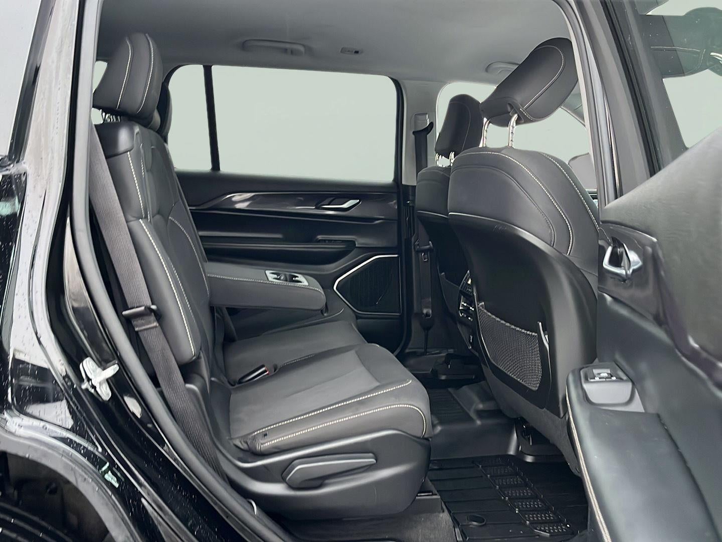 2021 Jeep Grand Cherokee L Laredo