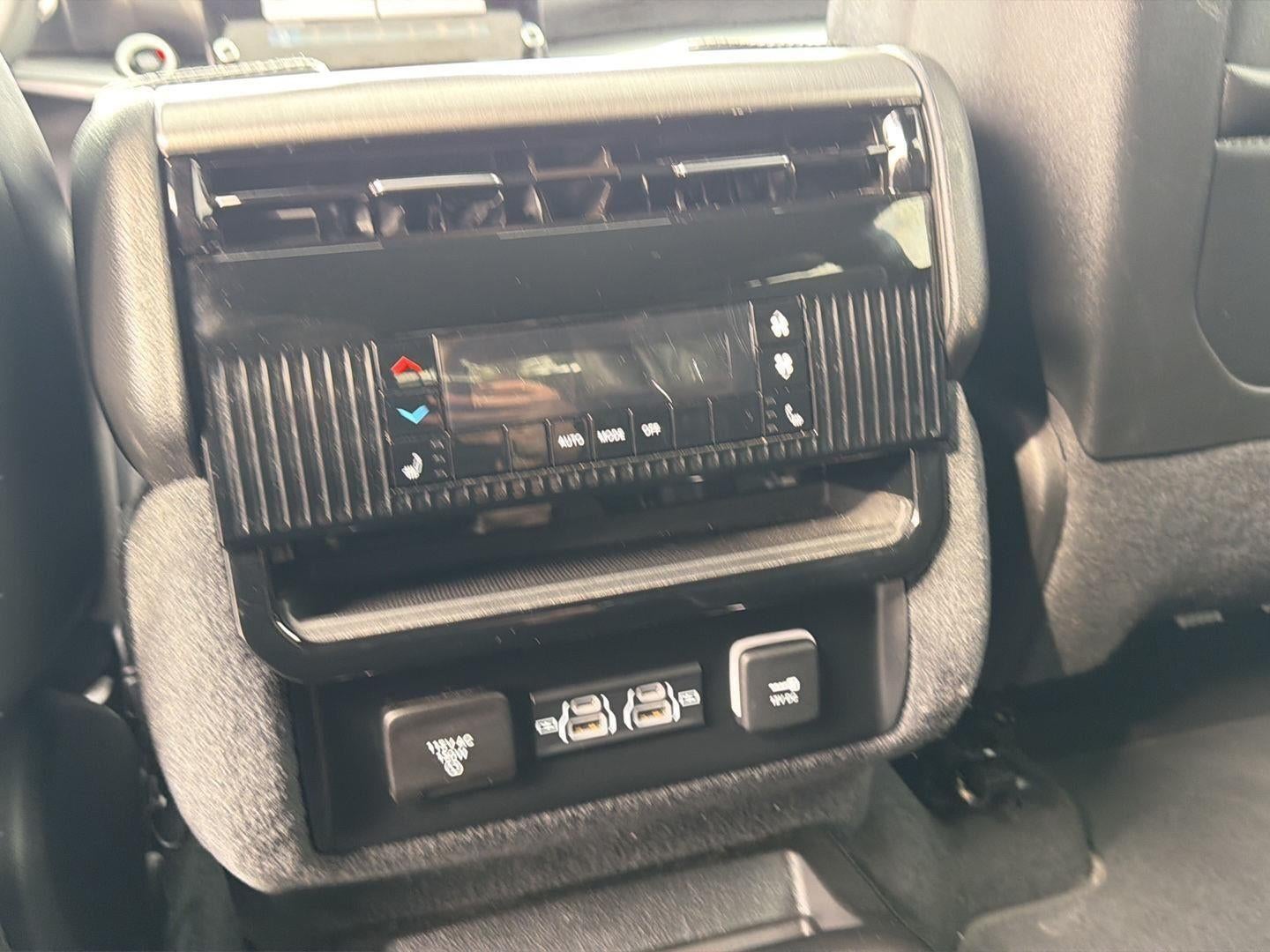 2024 Jeep Wagoneer Series II Carbide