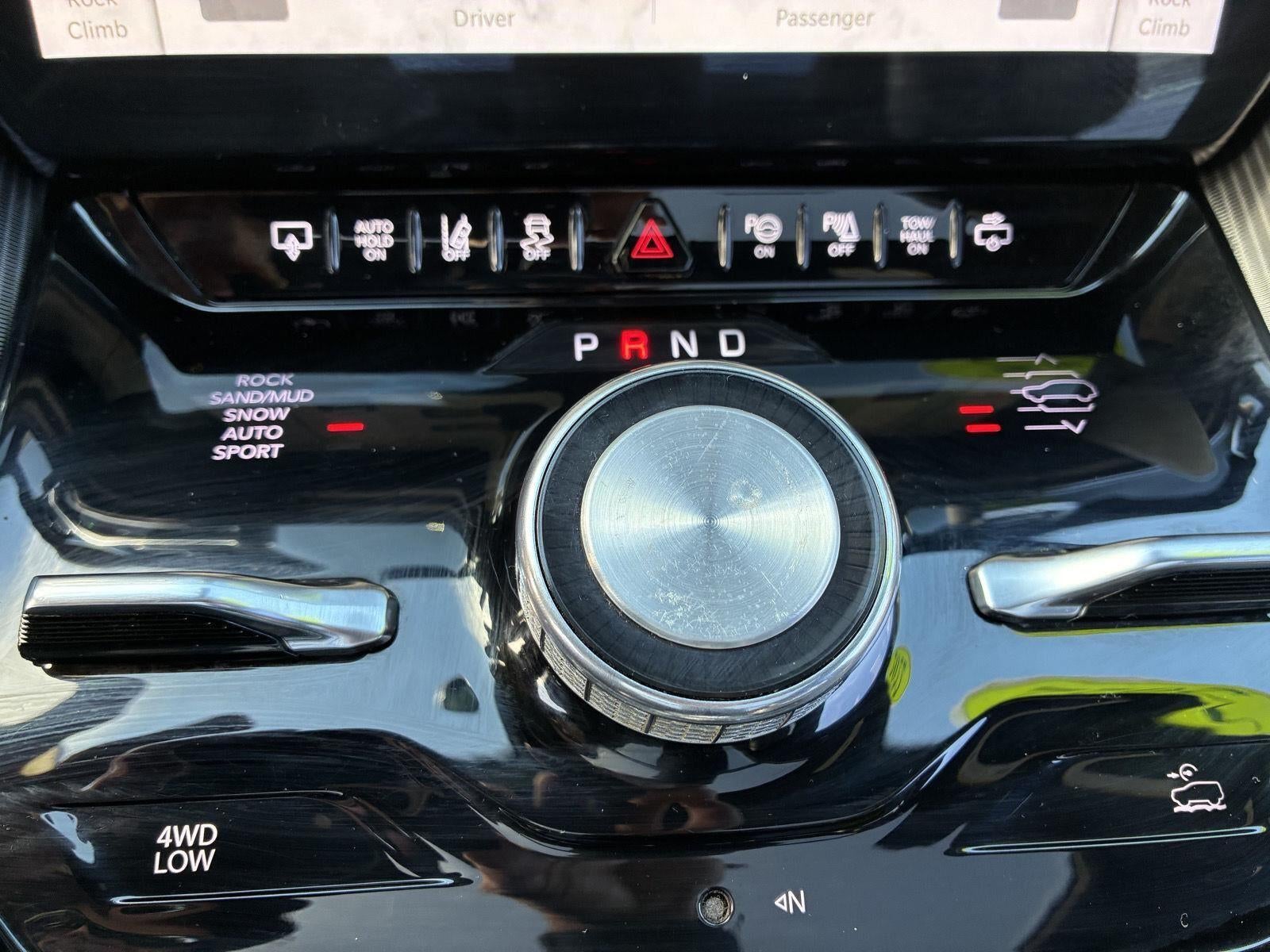 2022 Jeep Grand Wagoneer Series II Obsidian
