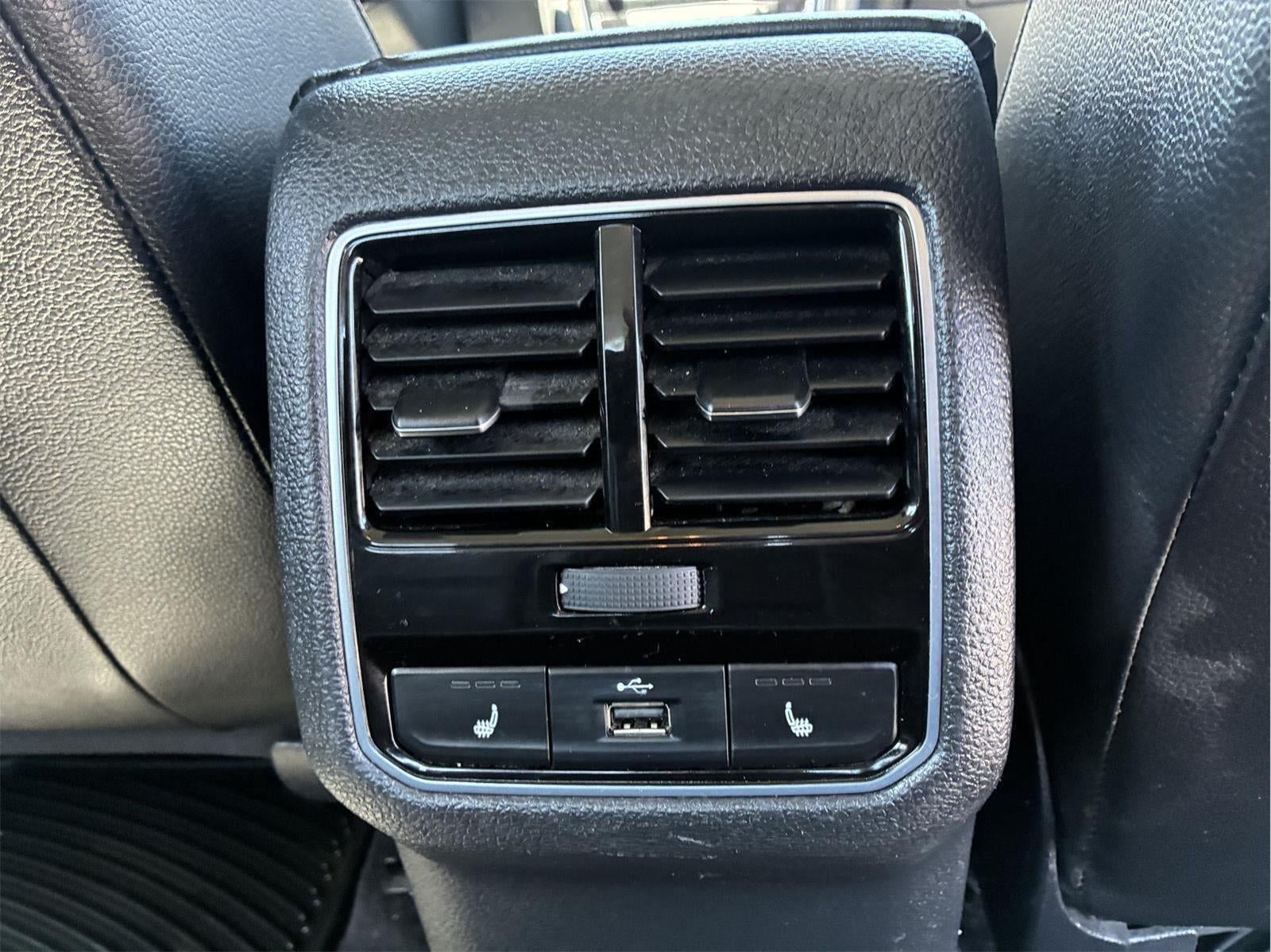 2016 Volkswagen Passat 1.8T SE w/Technology