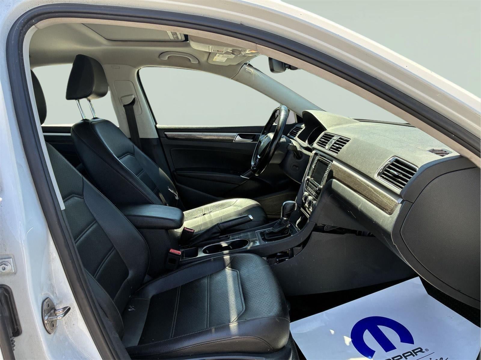 2016 Volkswagen Passat 1.8T SE w/Technology