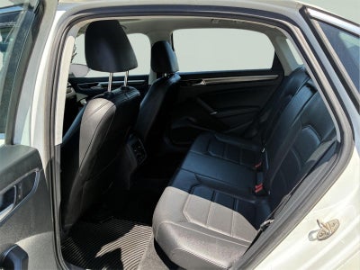 2016 Volkswagen Passat 1.8T SE w/Technology
