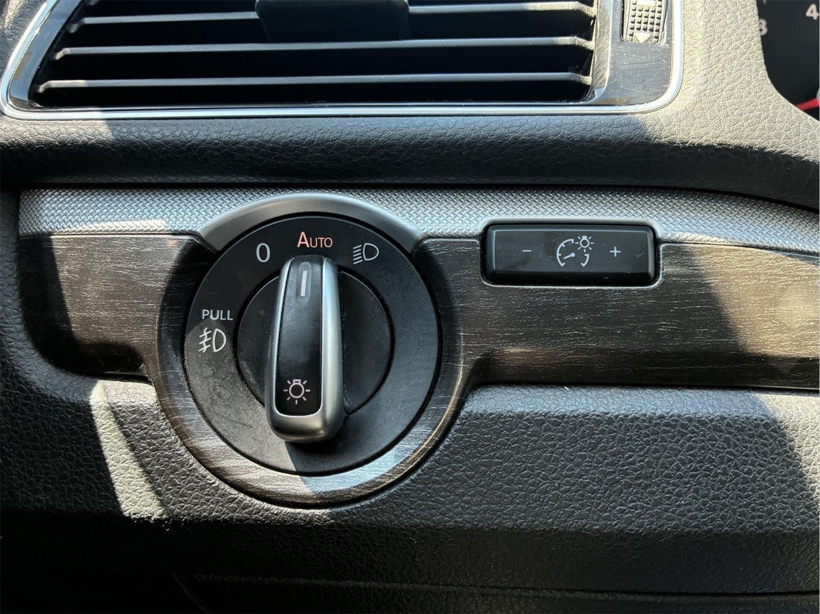 2016 Volkswagen Passat 1.8T SE w/Technology