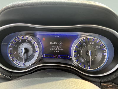 2023 Chrysler 300 Touring L