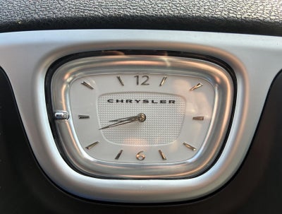2023 Chrysler 300 Touring L